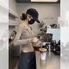 Top de punto de canalé de manga larga con cuello en V color caqui estilo coreano para mujer, un impresionante diseño de otoño, top interior ajustado