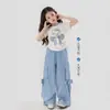 Conjunto de Verano para Niñas Nuevo Elegante Estampado de Dibujos Animados Camiseta de Manga Corta y Pantalones Cargo Conjunto de Dos Piezas para Estudiantes de Secundaria