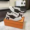 Zapatillas Forrest Gump 2025H con suela gruesa dentada, patchwork de gamuza de cuero genuino, transpirables, zapatillas deportivas de moda para parejas