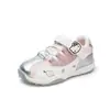 Sapatos Esportivos Infantis Hello Kitty Primavera e Outono 2026 Novos Estilosos Versáteis Sapatos Cortez Infantis Meninas