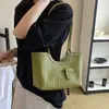 Bolsa de mano casual simple de moda para mujer, bolso de hombro elegante, bolsa tote de gran capacidad a la moda para el día a día, nuevo de verano 2026