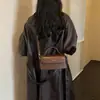 Bolso pequeño retro de alta gama para mujer 2026 nuevo elegante versátil bandolera bolso de mano de color sólido exquisito bolso cuadrado pequeño