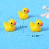Micro-paisaje mini adornos de patito simulación paisajismo bonsái pequeños accesorios resina patito amarillo decoración del hogar venta al por mayor