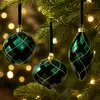 Nuevos adornos de bola de Navidad transfronterizos, bolas de Navidad decorativas pintadas a mano, bolas de plástico planas con forma irregular electroplateadas y flocadas