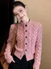 Elegante cárdigan corto de punto grueso para mujer, nuevo estilo otoño e invierno, simple, de alta gama, versátil, adecuado para figuras petite.