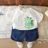 Conjunto de Verão Estiloso para Bebê Menino: Conjunto de Camiseta de Algodão Puro com Dinossauro de Manga Curta + Shorts Jeans, Conjunto de Duas Peças Respirável para Crianças