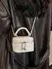 Yue Zi 2026 Outono Inicial Nova Bolsa Transversal Estilosa Versátil Popular Bolsa Caixa Design de Corrente Mini Pequena Bolsa