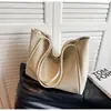 Bolso retro de gran capacidad transfronterizo para mujer, nuevo modelo 2026 para el trabajo y los desplazamientos, bolso casual de axila
