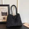 Bolso de mano de felpa para otoño e invierno, un bolso de hombro elegante y versátil para mujer, perfecto para ir al trabajo, nuevo bolso tote 2026 con gran capacidad