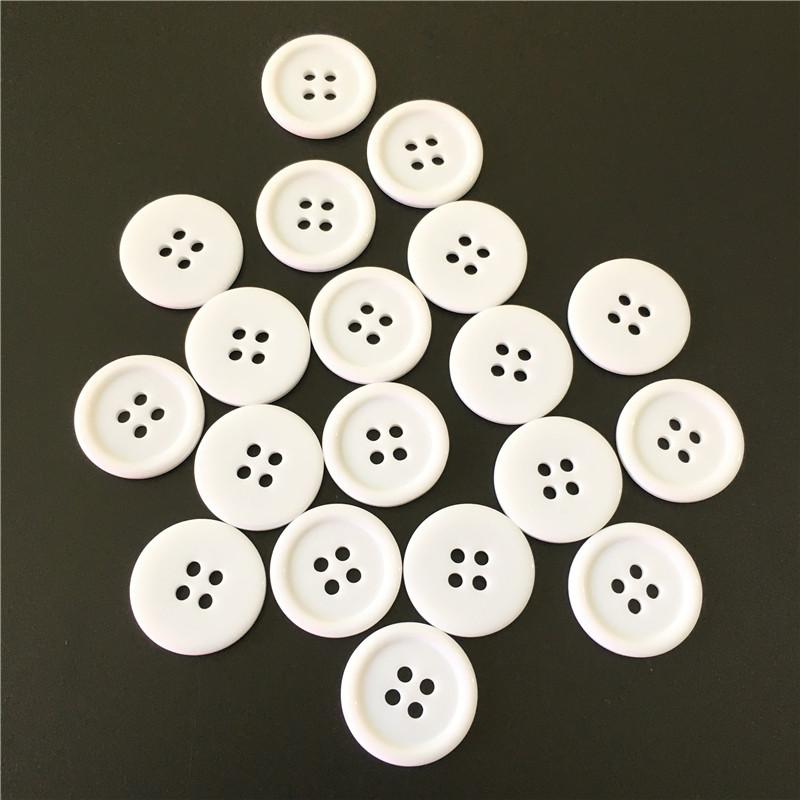 四眼细边树脂纽扣