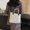 Bolsa de Gran Capacidad para Mujer Moda Nueva Primavera 2026 Simple Hombro Cruzado Acolchada Rombo Casual Bolsa Tote