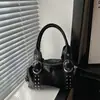 Bolso tote grande de alta calidad estilo coreano, con remaches, para mujer, para el trabajo y los desplazamientos, bolso de hombro elegante y atrevido para entusiastas de las motocicletas