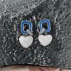 Pendientes retro vintage de la época medieval, de entrada de nicho, de lujo, de alta gama, de moda, estilo cortesano, elegantes pendientes de perlas.