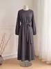 Suministro directo de fábrica: Nuevo vestido liso de cuello redondo de AliExpress, elegante estilo largo con cinturón, vestido de fiesta para mujer
