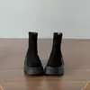Botines de celebridad de internet estilo chimenea invierno suela gruesa negra botas Martin mujer estilo nuevo estilo adelgazante personas bajas 2026