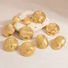 Pendientes plisados de acero de titanio, Pendientes de botón con borla estilo británico retro, Pendientes de acero inoxidable bañados en oro de 18 quilates que no se decoloran