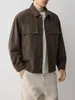 Chaqueta de Pana de Alta Gama para Hombre Mokaike, Nuevo Estilo Otoño 2026, Chaqueta para Hombre con Doble Bolsillo de Parche 81727