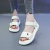 Sandálias Esportivas para Mulheres, Estilo Verão 2026 Novo Modelo, Sandálias Doces de Solado Plano com Velcro para Gestantes, Sapatos de Praia Romanos Antiderrapantes de Solado Macio