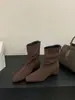 Botines apilados plisados de ante con cremallera trasera estilo coreano que aumentan la altura, con un ambiente relajado, puntera cuadrada retro y tacón de herradura