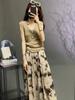 Moda Verão Estilo Hong Kong Roupa Esportiva Lazer Conjunto Duas Peças Sem Mangas Cor Camelo Slim Fit Top Calça Wide Leg