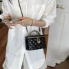 Bolso de caja cuadrada pequeña de rombos transfronterizo de mano bolso de cadena de bolas doradas con corazón exquisito bolso de maquillaje versátil de lujo ligero de un solo hombro cruzado