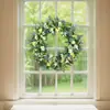 1PC corona de flores artificiales de granja antigua, combinada con margaritas falsas, campanillas moradas y hojas de eucalipto - una corona de flores exuberante para puerta principal todo el año, colgante de pared interior, decoración de porche exterior, corona de flores para bodas y vacaciones, utilizada para decoración del hogar