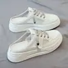 Zapatos blancos semiabiertos para mujer 2026 nuevo estilo verano suela gruesa para exteriores de moda persona perezosa chanclas de verano de moda chanclas de punta cerrada