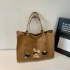 Bolsa de Lona Grande Capacidade com Urso de Desenho de Aparência Premium para Mulheres 2025 Nova Bolsa de Ombro Casual Tote Bolsa Carteiro Bolsa de Mamãe