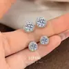 Pendientes de botón de plata de ley S925 de moda totalmente pavimentados con moissanita, pendientes redondos de temperamento a la moda, lujo ligero, súper brillantes, pendientes versátiles para mujer