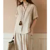 Camisa de Ramio con Dobladillo de Buen Ajuste para Mujer, Nuevo Estilo Primavera Temprana 2026, Cuello Campana, Elegante, Favorecedor, Casual, Moderno, Top de Color Sólido