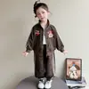 Conjunto de duas peças estilo coreano para meninas com estampa de leopardo e desenhos animados, roupa esportiva moderna e casual para o outono, modelo novo para sair