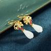 Aretes Geométricos Dorados con Zirconia Rosa, Estilo Antiguo Chino con Incrustaciones de Hotan Elegantes, Versátiles Aretes Estilo Palacio