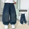 Calça Jeans Infantil Menino 2026 Nova Estilosa Estilo Outono Roupas de Outono para Crianças Calças Bebê Outono Casual Calças Longas Vestuário Infantil