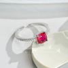 Nova venda quente joias populares micro incrustado zircão vermelho corundum amor quadrado anel de diamante feminino europeu e americano anel de noivado simples