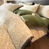 Conjunto de Roupa de Cama de Veludo Leite Floral Quatro Peças, Lençol de Cama de Fleece Coral Acolchoado Quente de Inverno, Lençol com Elástico, Capa de Edredom Conjunto de Três Peças