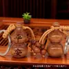 Venta al por mayor del fabricante Llavero Colgante Imitación Madera de Melocotón Calabaza Fulu Bendiciones de los Doce Animales del Zodiaco Adornos para Llaves de Coche