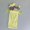 Set de 13 Brochas de Maquillaje Cuatro Estaciones Verde con 13 Brochas para Rubor, Sombra de Ojos, Corrector, Base, Polvo Suelto e Iluminador