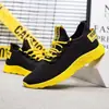Sapatos Masculinos 2025 Primavera e Outono Tendência Malha Esportivos Casuais Confortáveis Respiráveis Leves Moda Slip-On Comércio Exterior Atacado Sapatos Masculinos