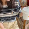 Camiseta de manga corta a rayas bordada con cuello redondo de oso para mujer, verano, nuevo estilo coreano ins, holgada, versátil, casual, top para estudiante
