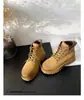 Botas Martin de Suela Gruesa Estilo Británico 2026 Primavera/Verano Nuevas Versátiles Moda para Parejas Botas Amarillas Grandes Zapatos Casuales Cómodos Británicos