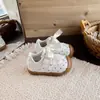 Sapatos Infantis Fofos de Bolinhas com Laço para Meninas Estilo Coreano Casuais Sapatos Infantis Outono 2026 Novos Tênis de Lona para Crianças