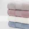 20 piezas de toallas de grado A, adecuadas para uso doméstico, toallas faciales absorbentes, ideales para supermercados y empresas como regalos navideños, con logotipos bordados