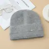 Chapéu Feminino Novo Outono e Inverno Cor Sólida Etiqueta Quadrada Gorro de Pelo de Coelho Lã para Exterior Espessado Quente Chapéu de Tricô Pulôver
