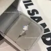 Anel Colmeia Shangmei para Mulheres Prata de Lei 925 Banhado a Ouro Rosa 18K Luxo Leve Anel de Dedo Indicador Tendência Colmeia Dourada V Personalidade Nicho