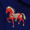 Broche de Roupa de Cavalo do Zodíaco com Design Vermelho de Ano Novo de Alta Qualidade Acessório de Corsage Festivo Broche da Moda de Alta Qualidade