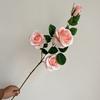 Rama Alta 4 Cabezas Rosa Arreglo Floral para Salón de Bodas Arreglo Floral Guía de Camino Fiesta con Globos Decoración Floral Suave Flor Artificial Lista para Entrega