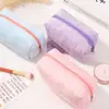Bolsa de maquillaje para almohada de terciopelo para aliviar el estrés, bolsa de almacenamiento de artículos de tocador de gran capacidad para viajes, bolsa de almacenamiento de alta gama para niñas