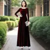 Elegante Vestido Feminino de Outono em Veludo de Manga Longa com Cintura Afunilada e Barra Evasê em Preto