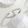 Pulseira de Aço Titânio 6mm Recorte Números Romanos Moda Transfronteiriça Europeia e Americana Pulseira Versátil Pulseira de Aço Inoxidável Feminina