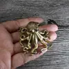 Pulpo de latón adornos de metal para manualidades mango Colección Play joyería creativa hecha a mano Pulpo de la suerte de ocho brazos Nuevo